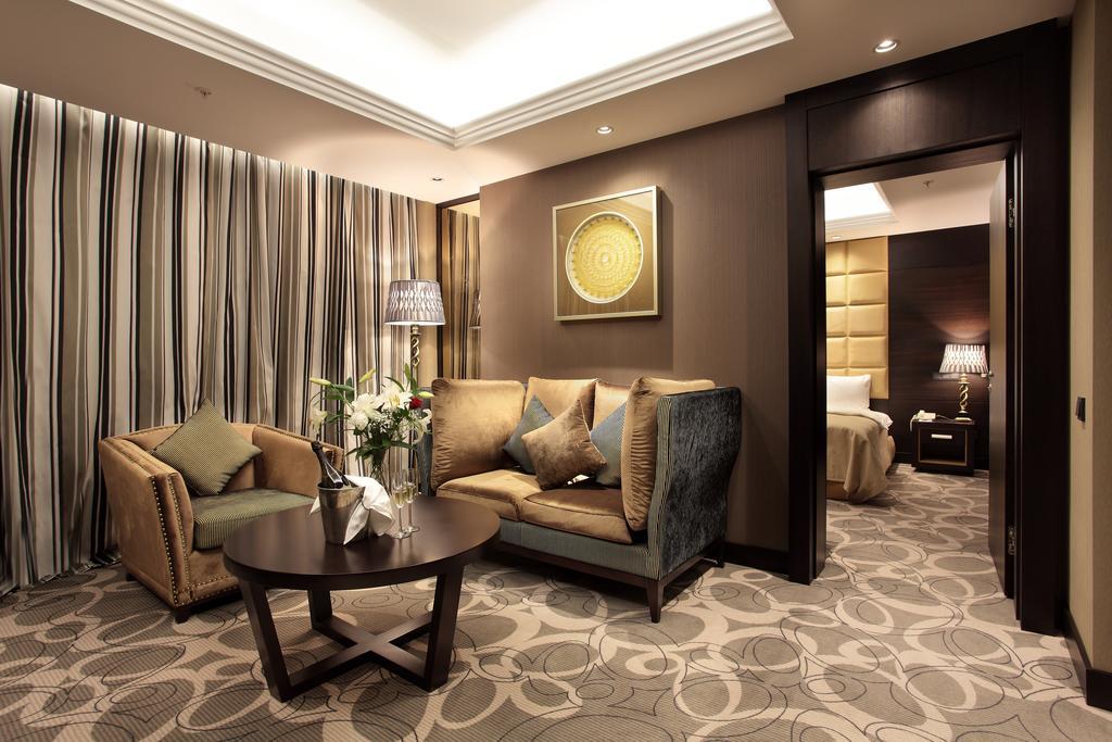 Royal Plaza Hotel And Casino Kapchagay Room photo